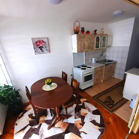 Apartment Apartman Goca *